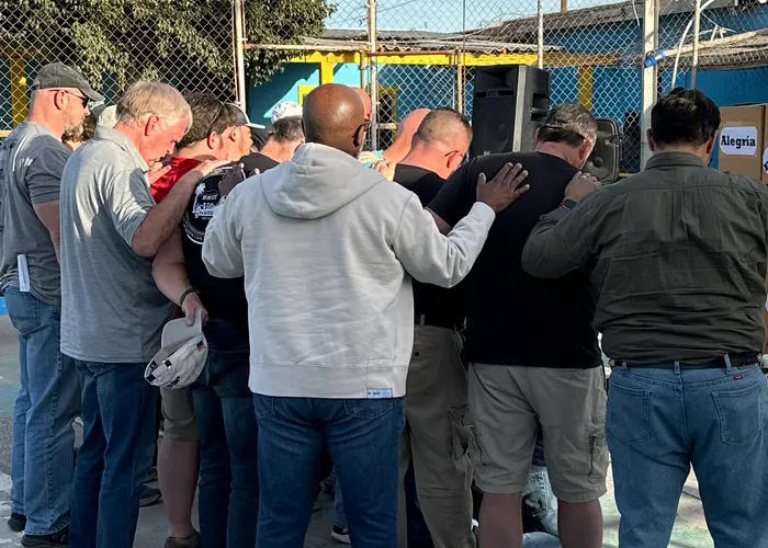 La Esperanza Prayer Huddle